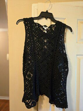 Black L Ultra Pink crocheted top, great cover up piece or wear as top with tank